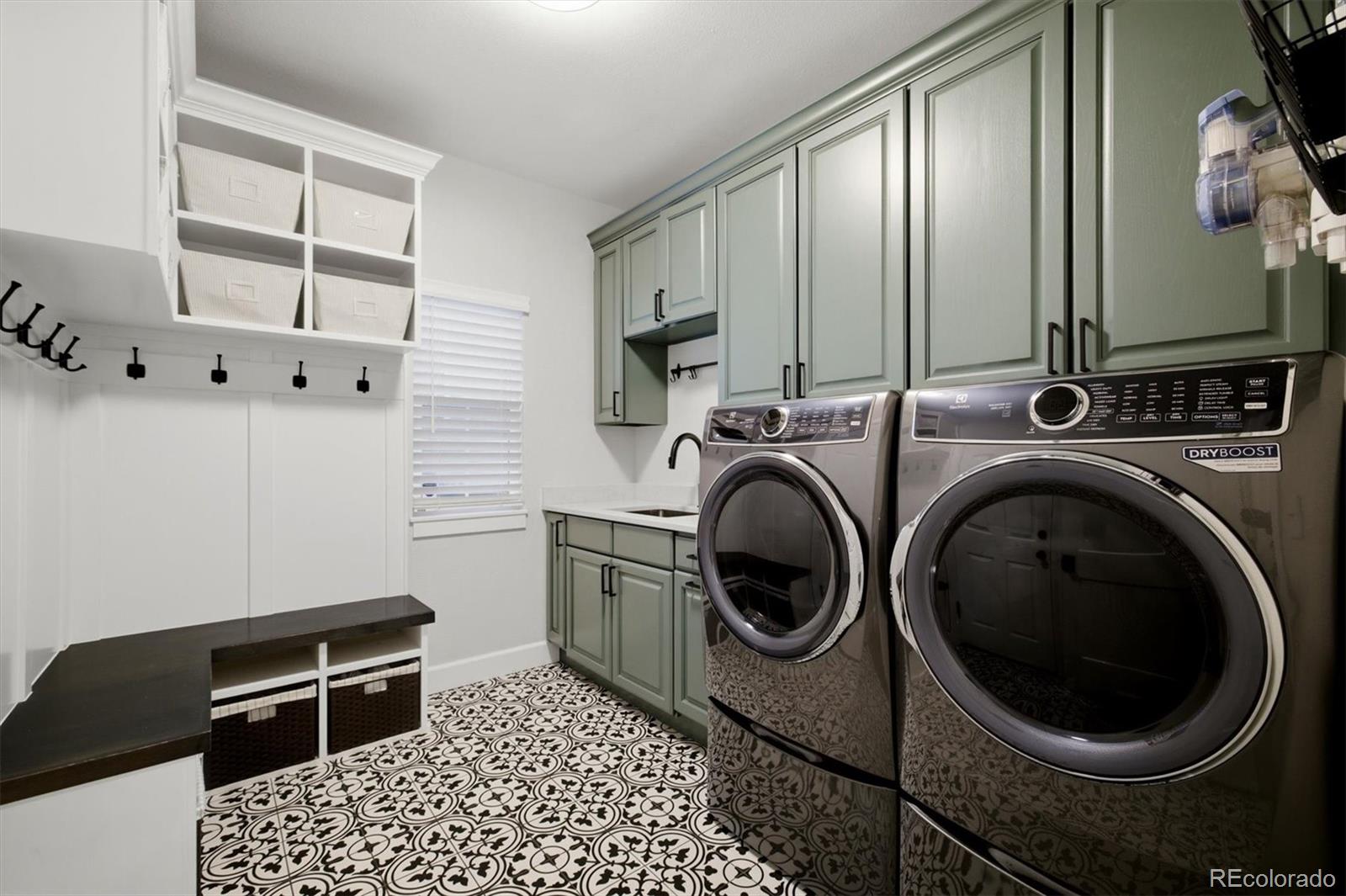 9727 Townsville Circle