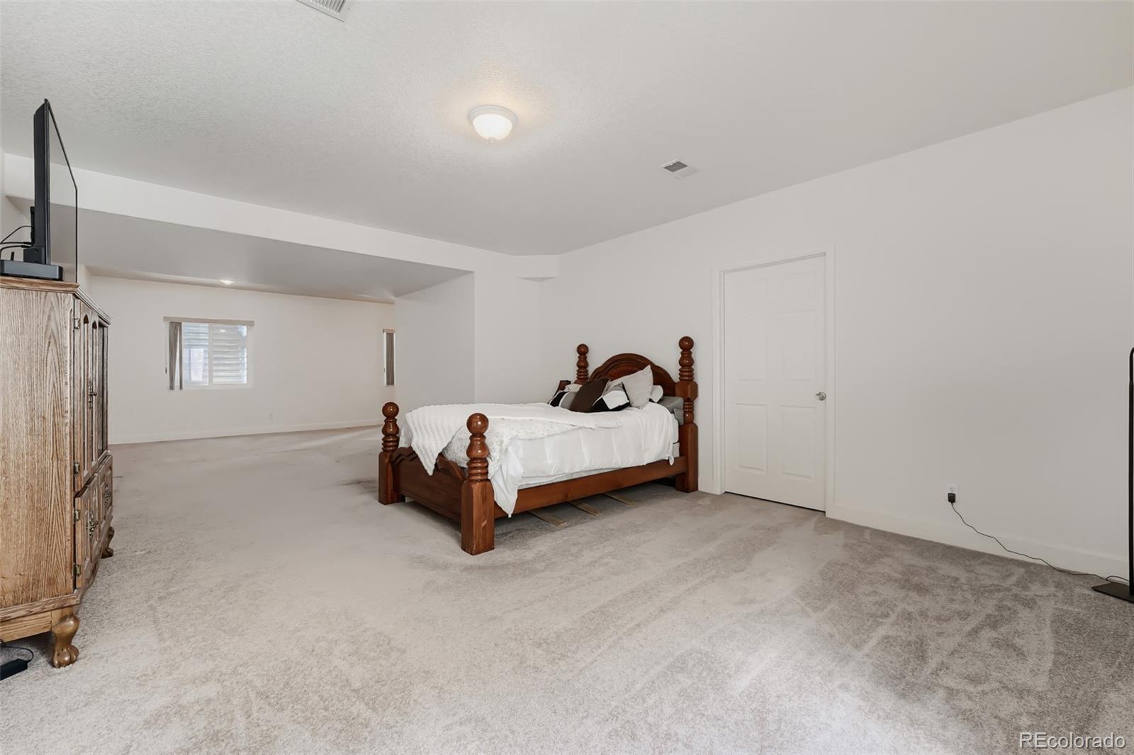 19034 Burlington Place