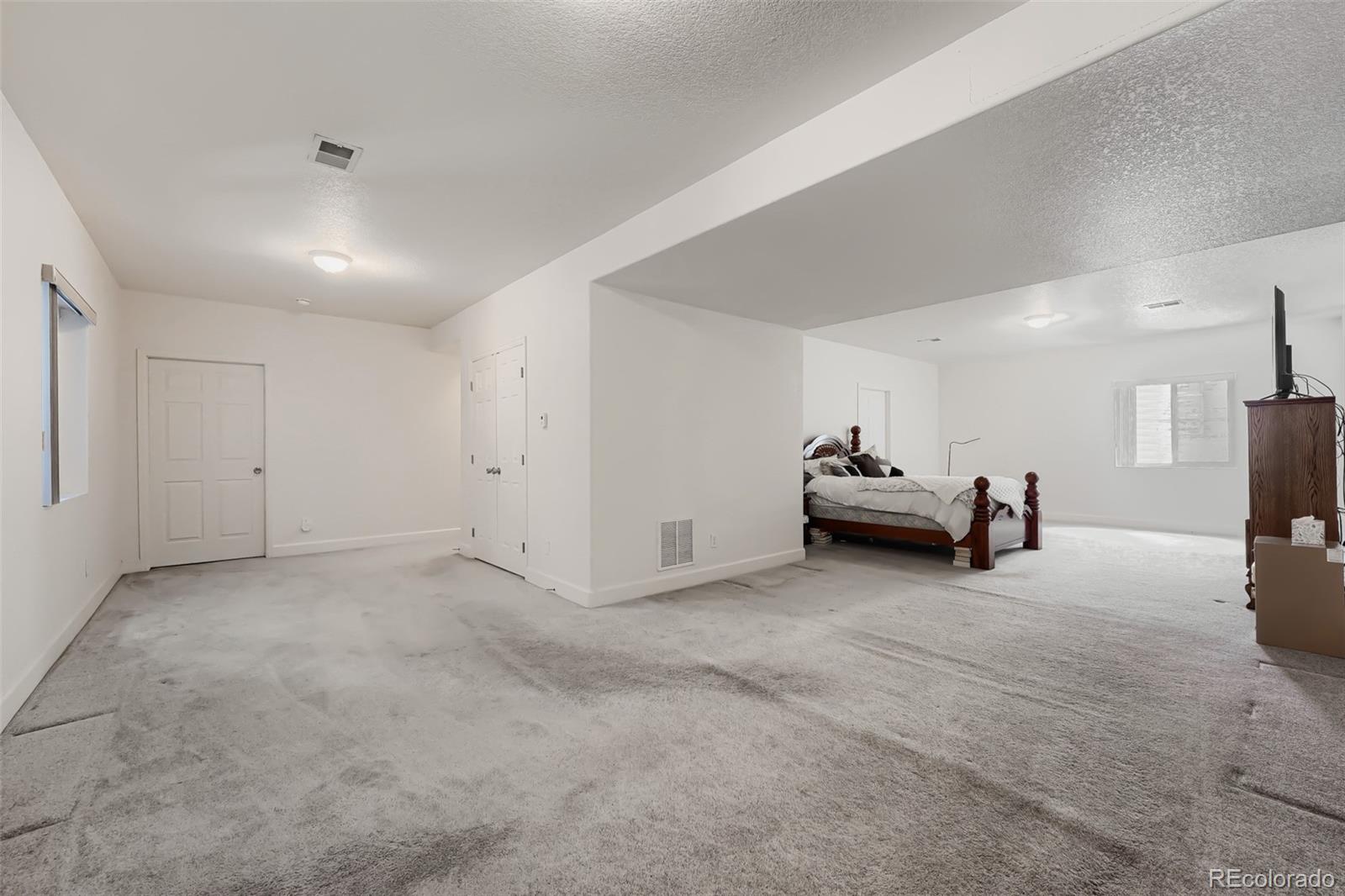 19034 Burlington Place