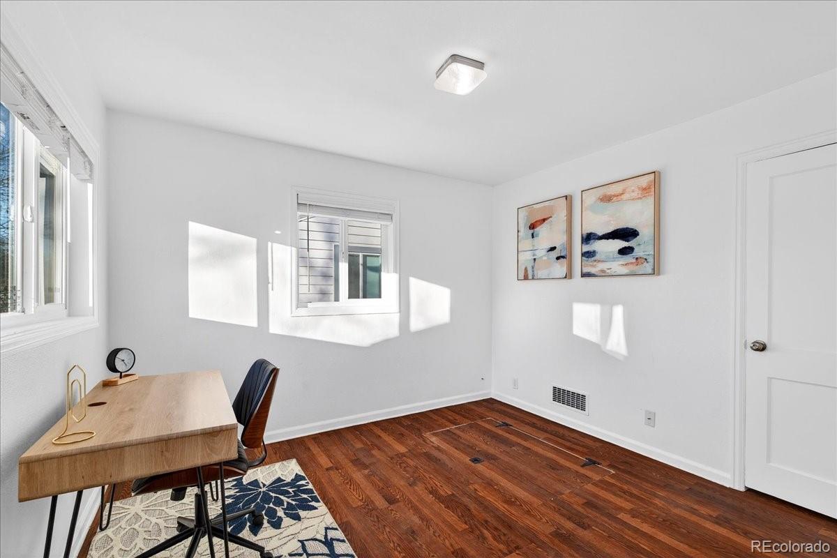 1990 S Irving Street