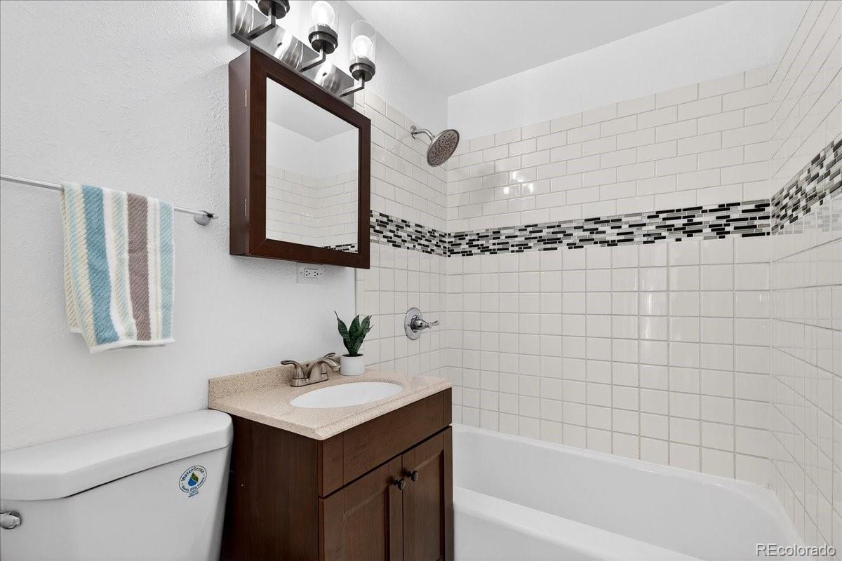 1990 S Irving Street