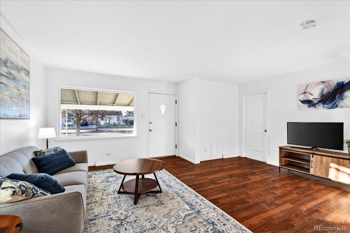 1990 S Irving Street