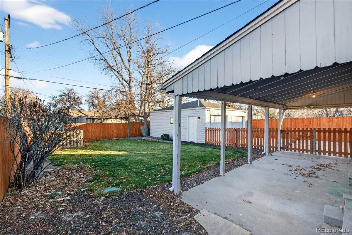 1990 S Irving Street