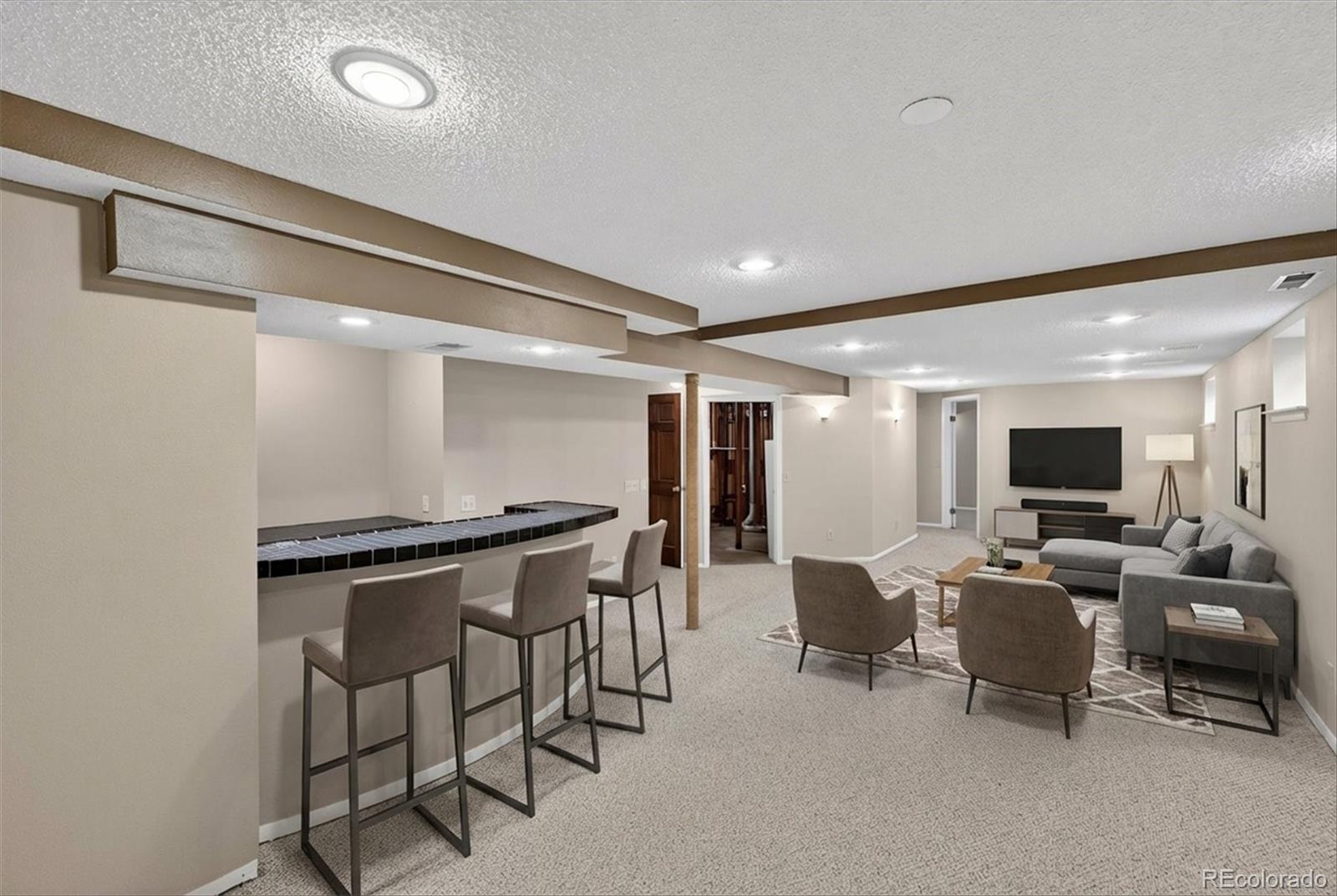 8144 Carr Circle