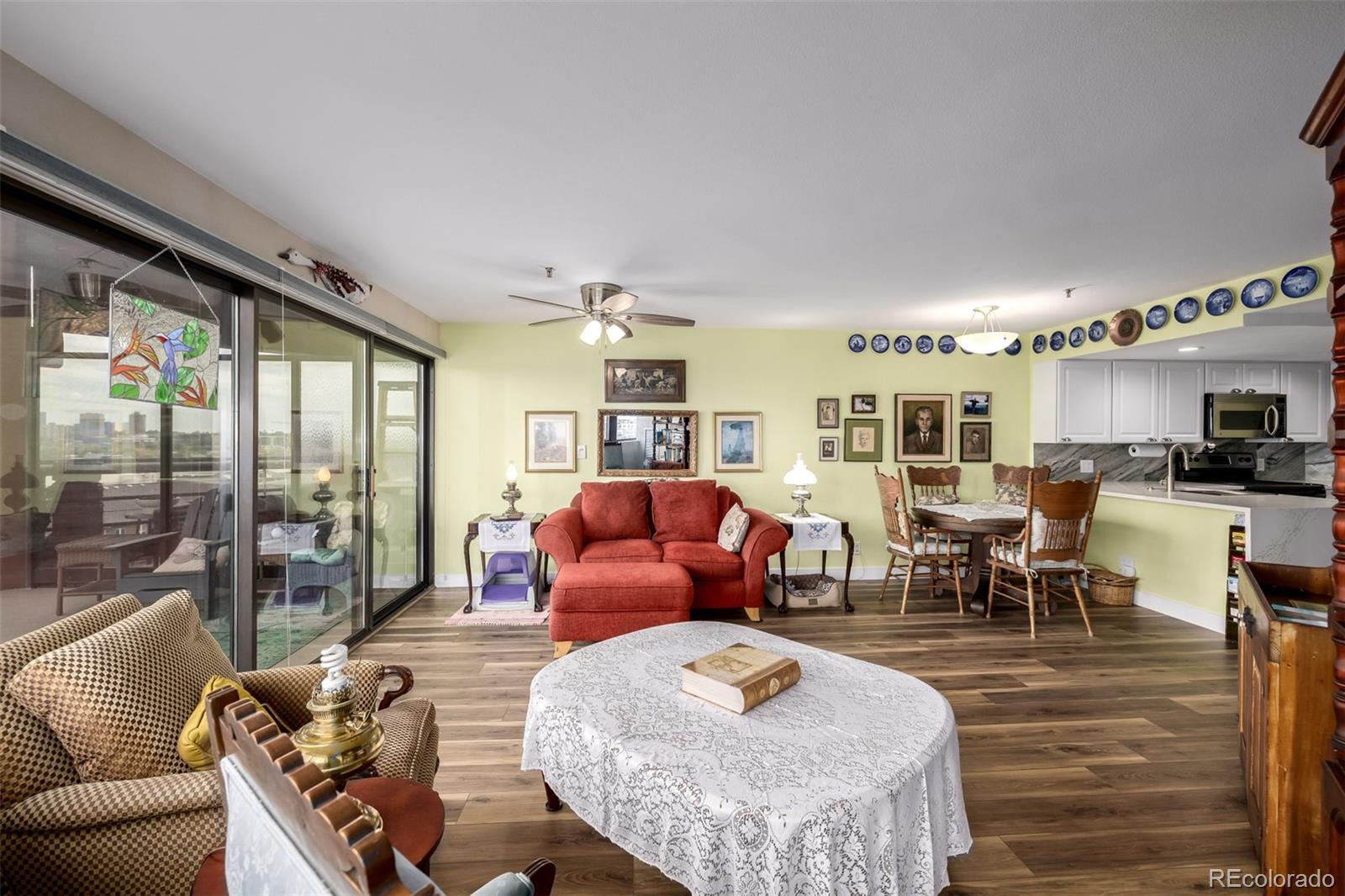 100 Park Avenue W Unit: 1004