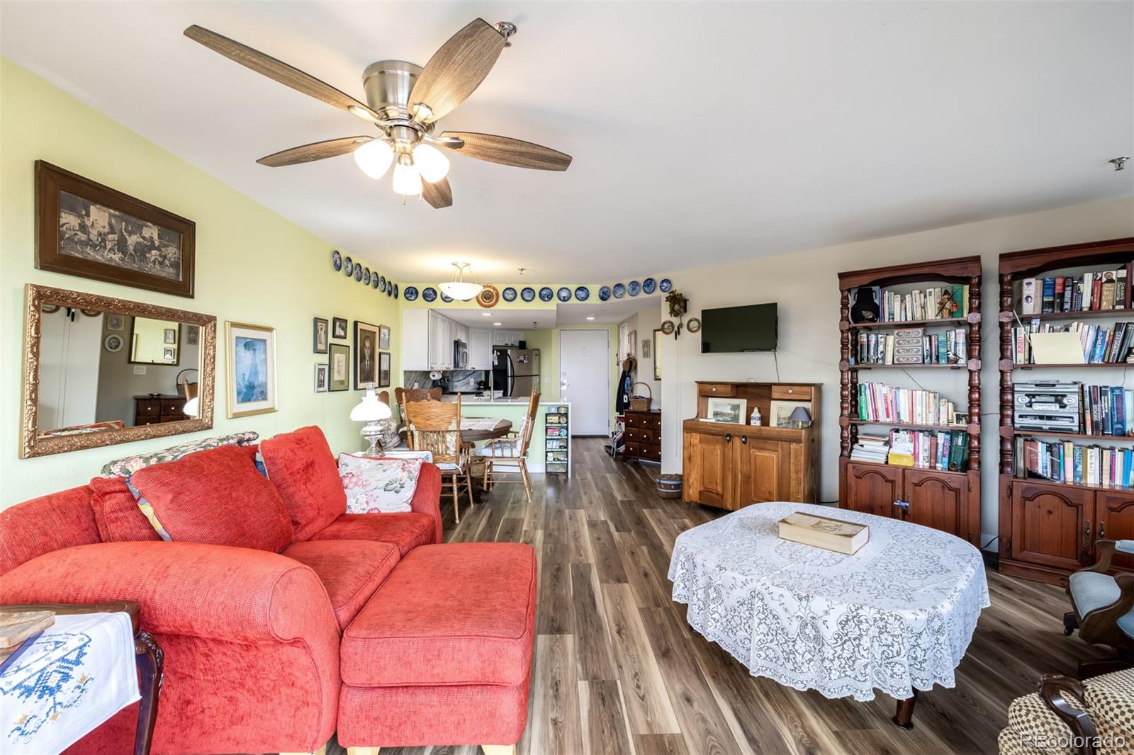100 Park Avenue W Unit: 1004