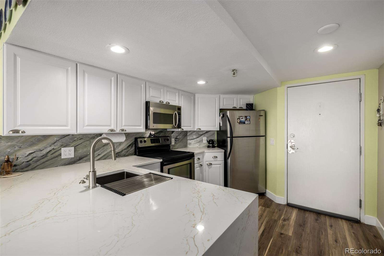 100 Park Avenue W Unit: 1004