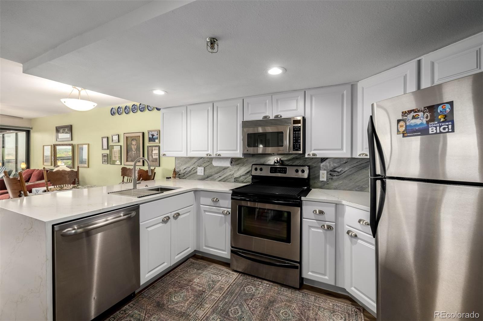 100 Park Avenue W Unit: 1004