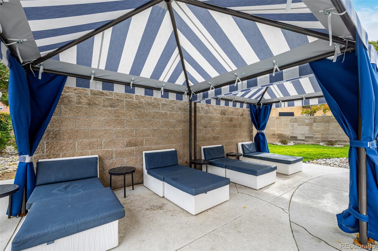 100 Park Avenue W Unit: 1004