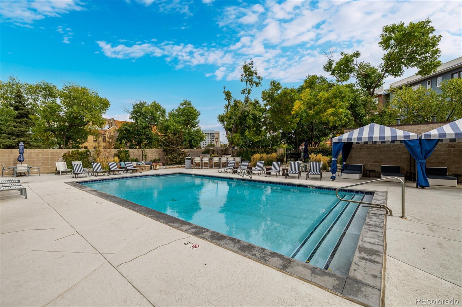 100 Park Avenue W Unit: 1004