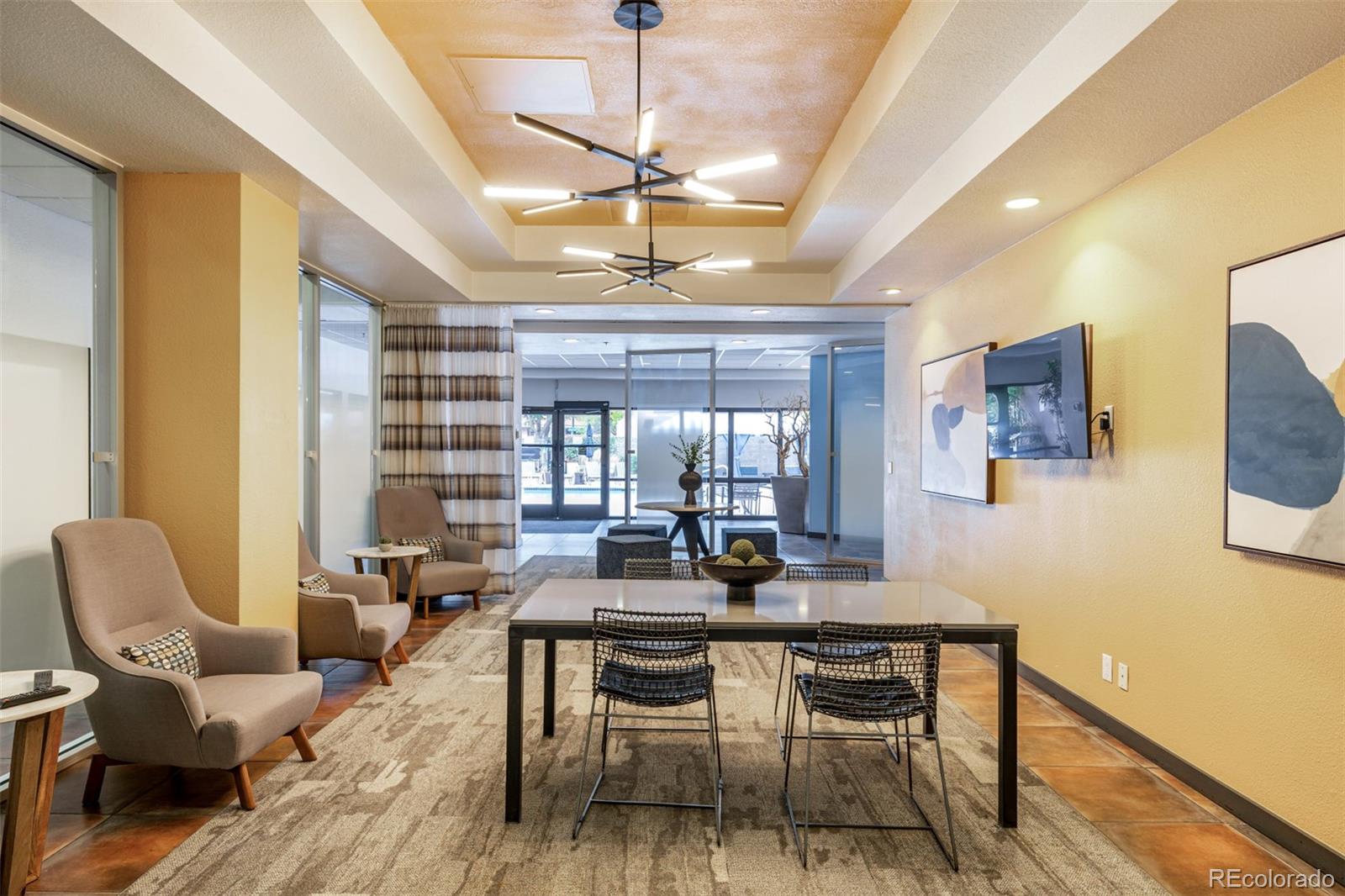 100 Park Avenue W Unit: 1004