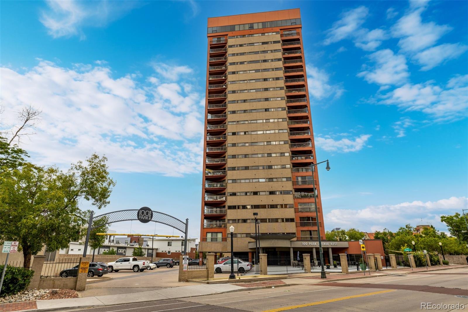 100 Park Avenue W Unit: 1004