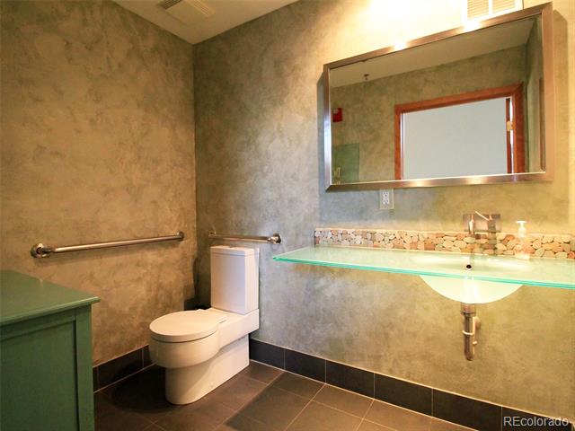 209 Kalamath Street Unit: 20