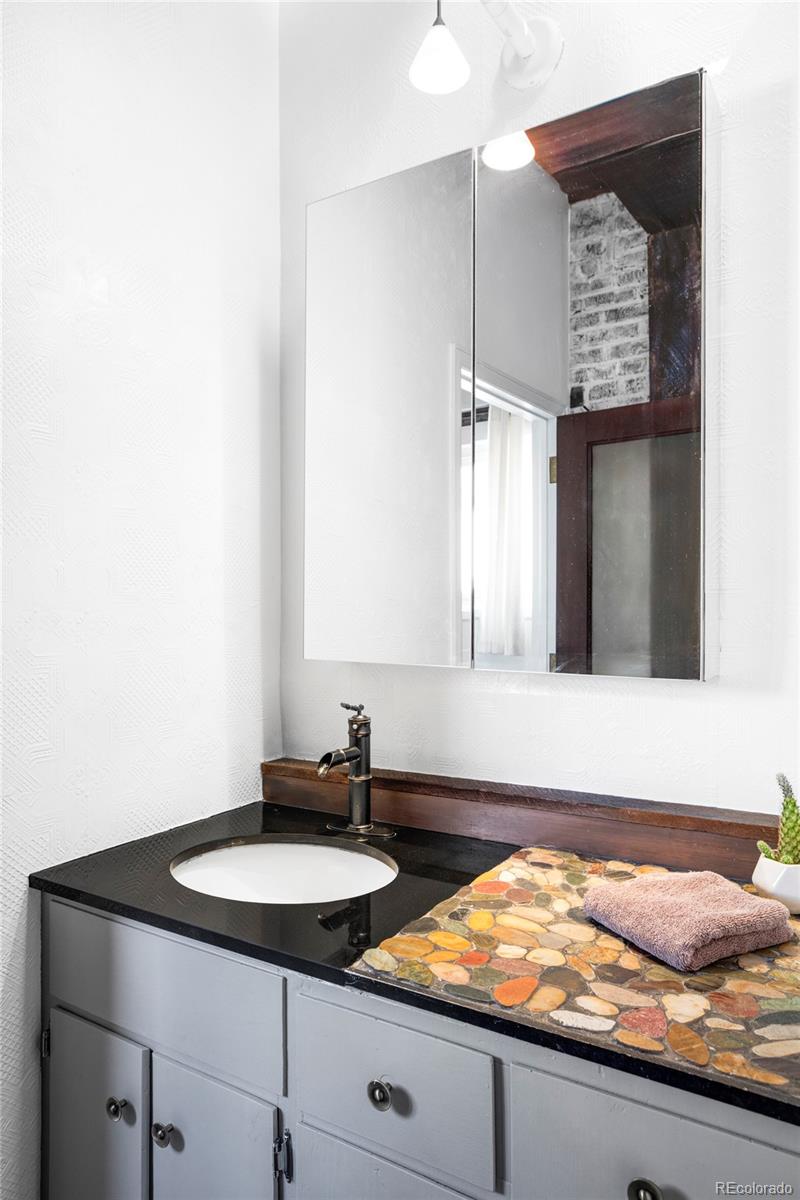 3733 N Franklin Street