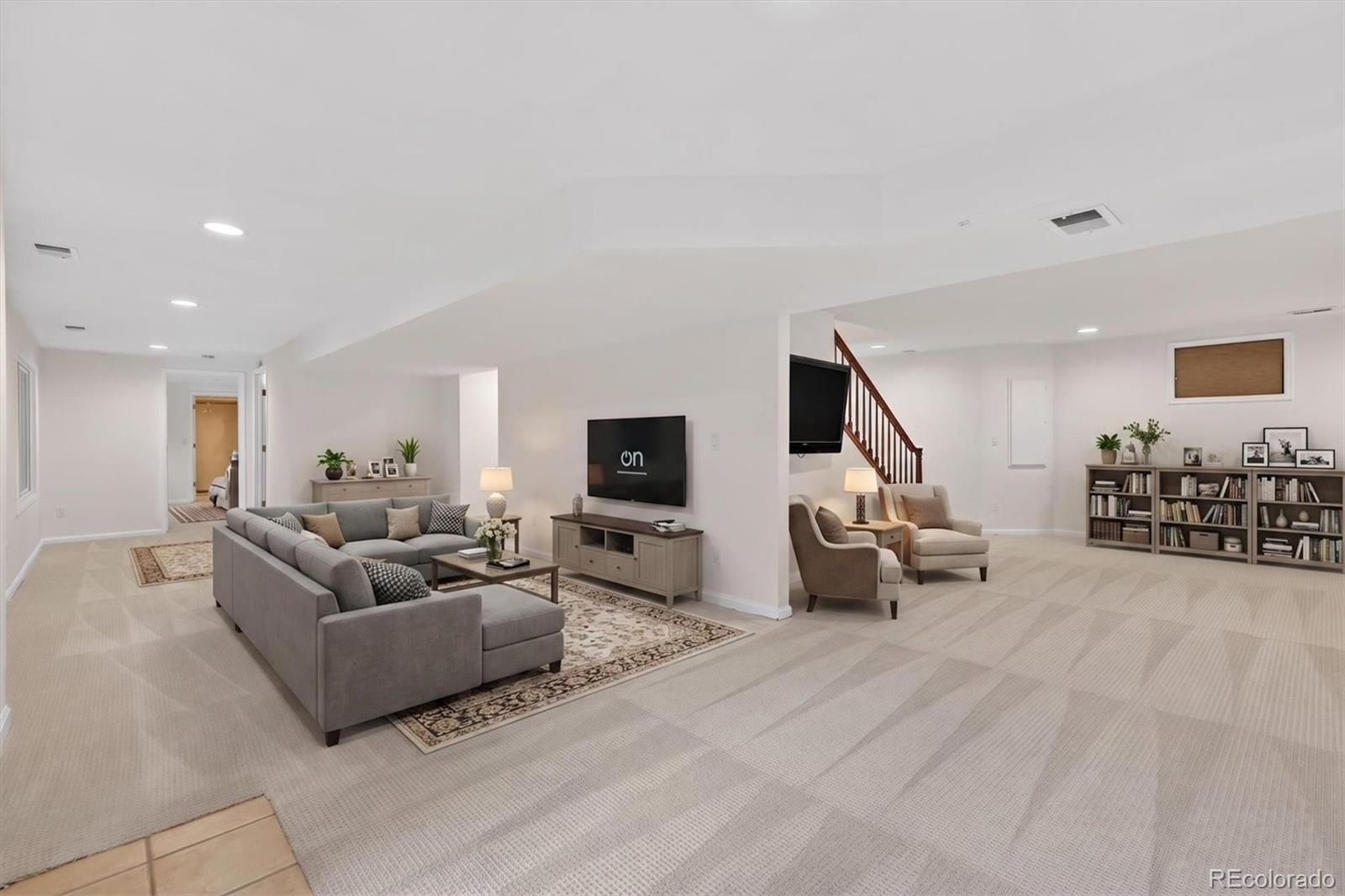 8274 S Saint Paul Way