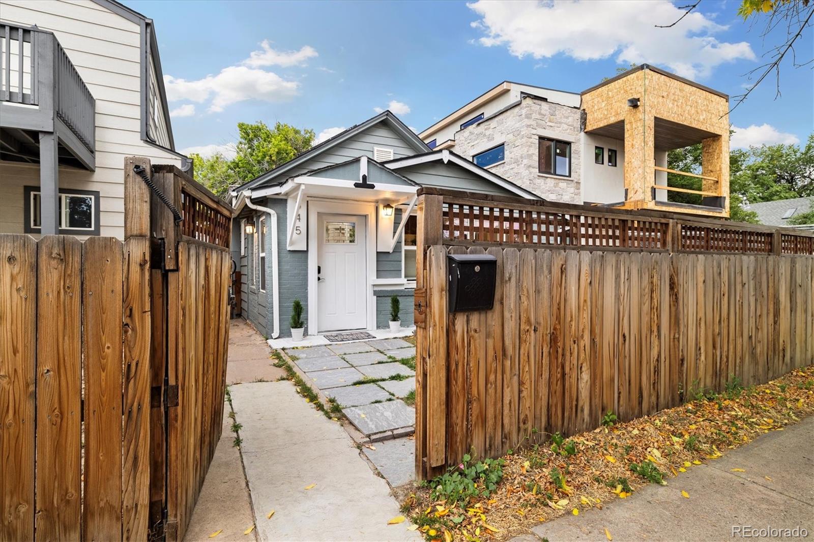 845 N Mariposa Street