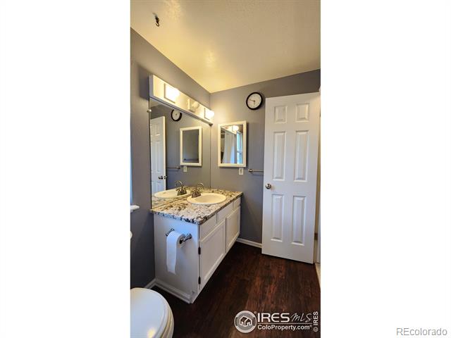 201 W Sycamore Lane