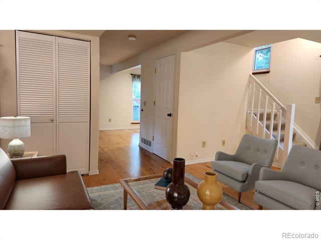 201 W Sycamore Lane