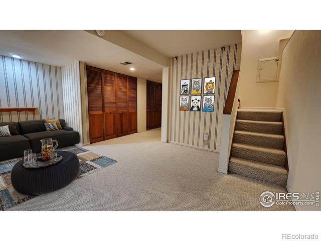 201 W Sycamore Lane