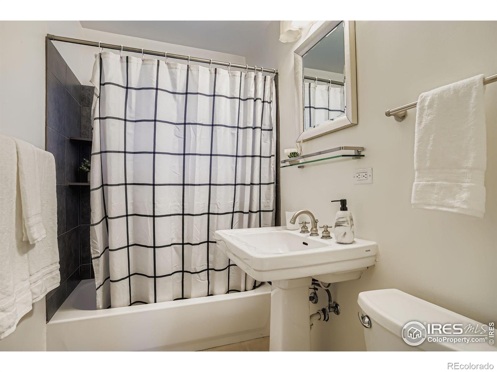 2554 S Lafayette Street