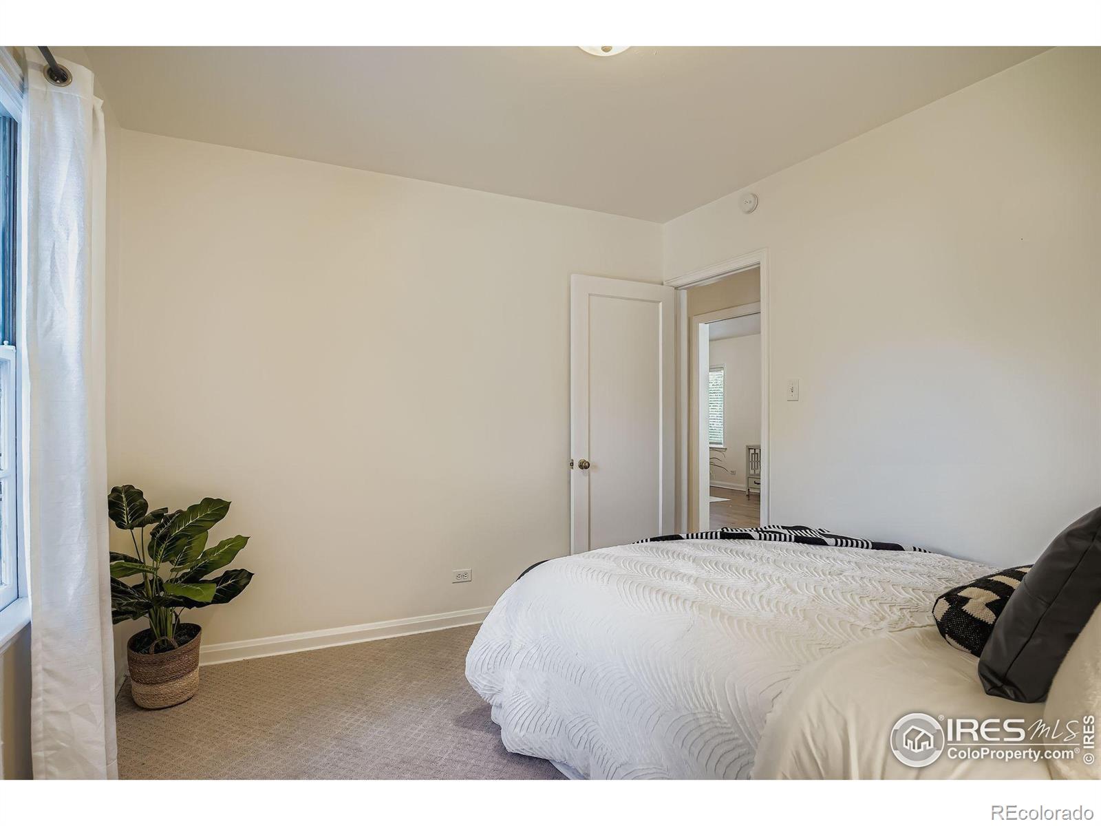 2554 S Lafayette Street