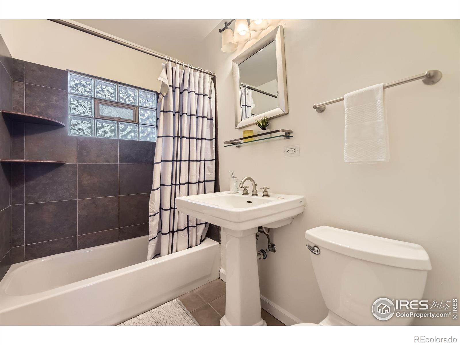 2554 S Lafayette Street