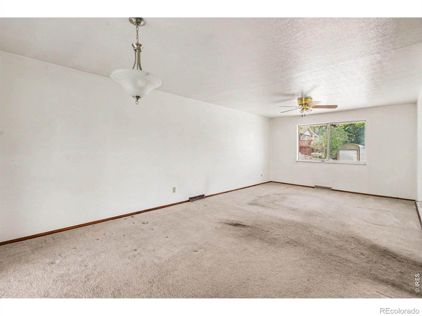 7927 Elmwood Lane