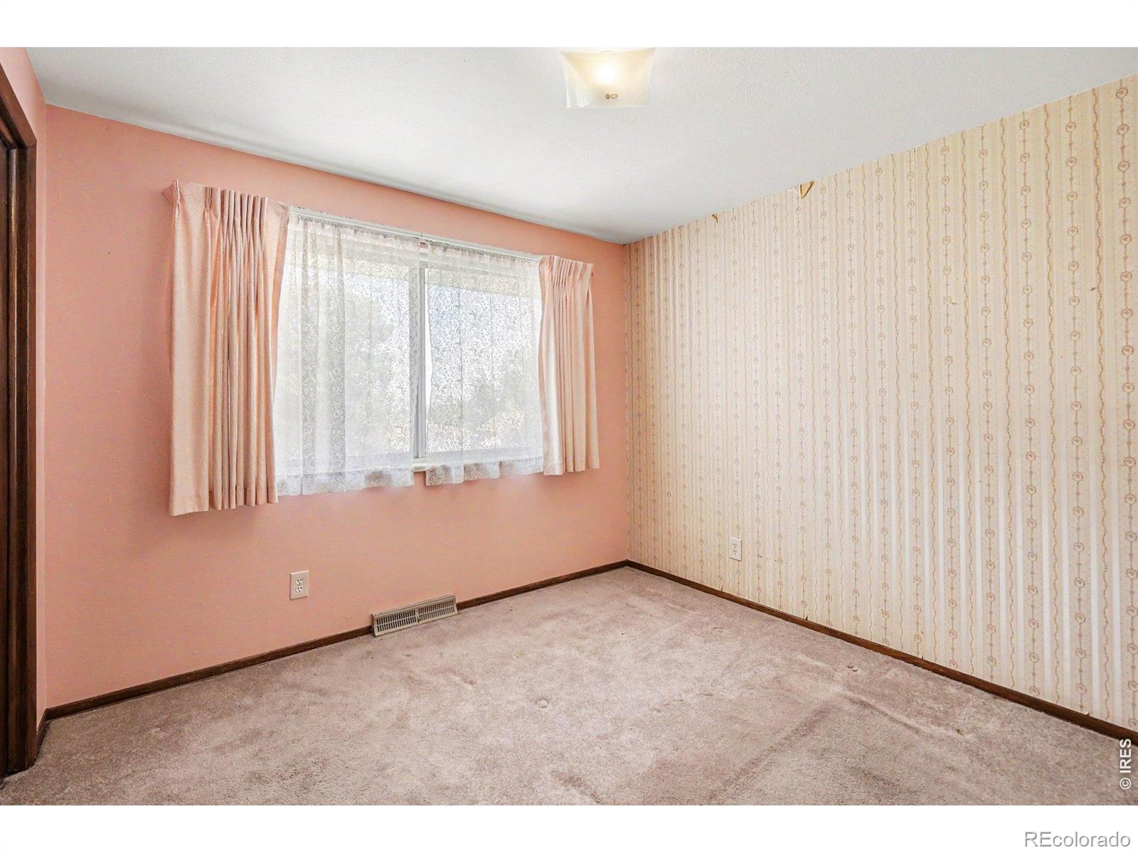 7927 Elmwood Lane