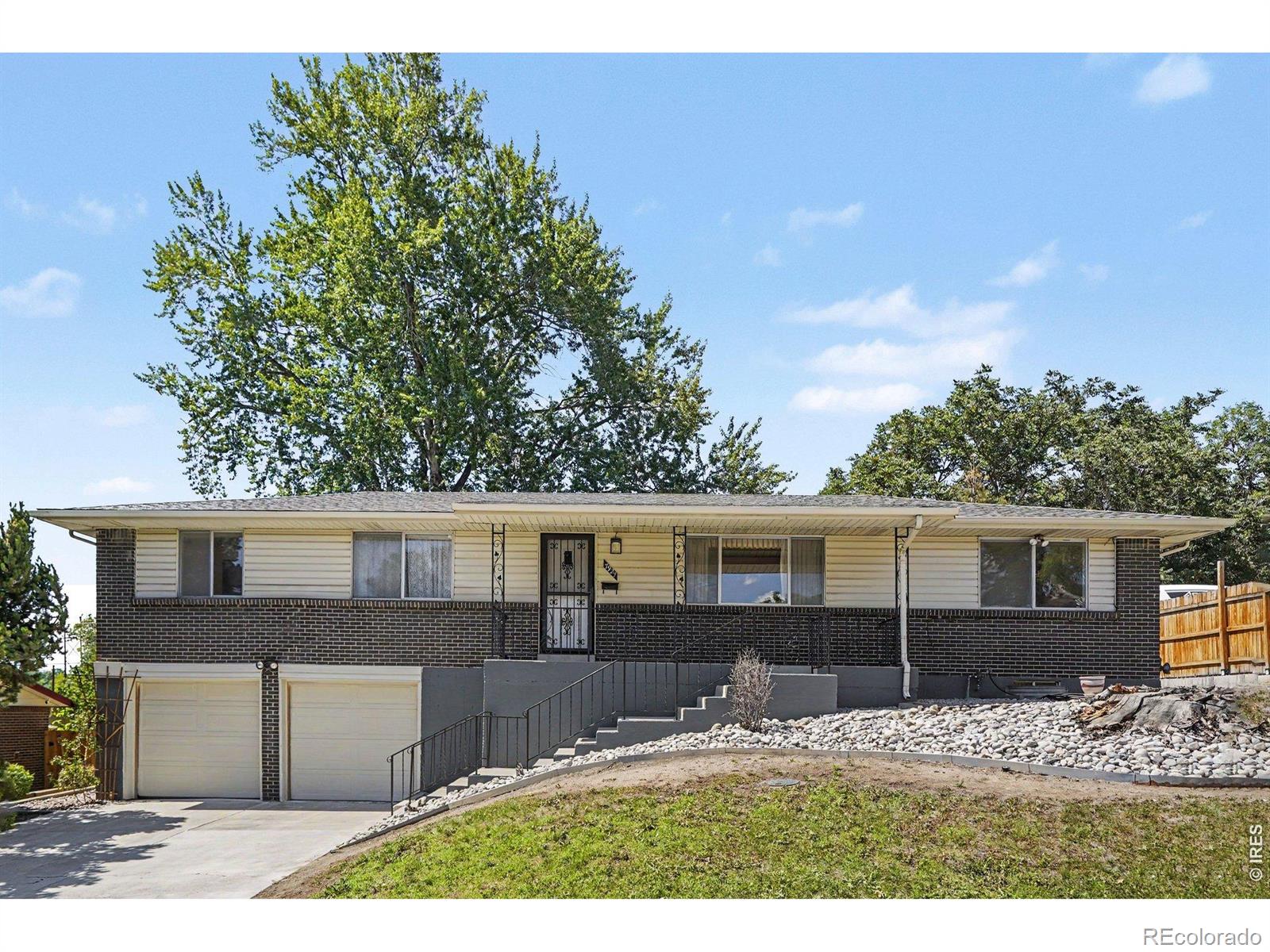 7927 Elmwood Lane