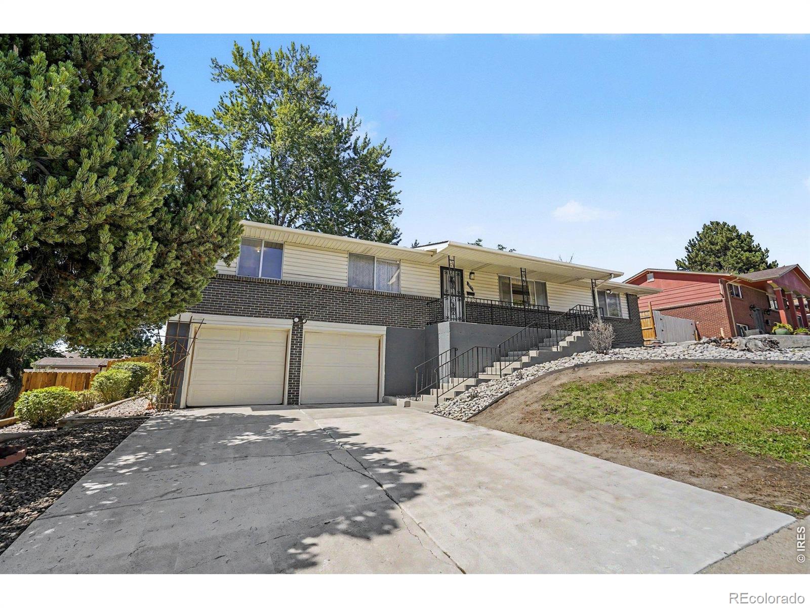 7927 Elmwood Lane