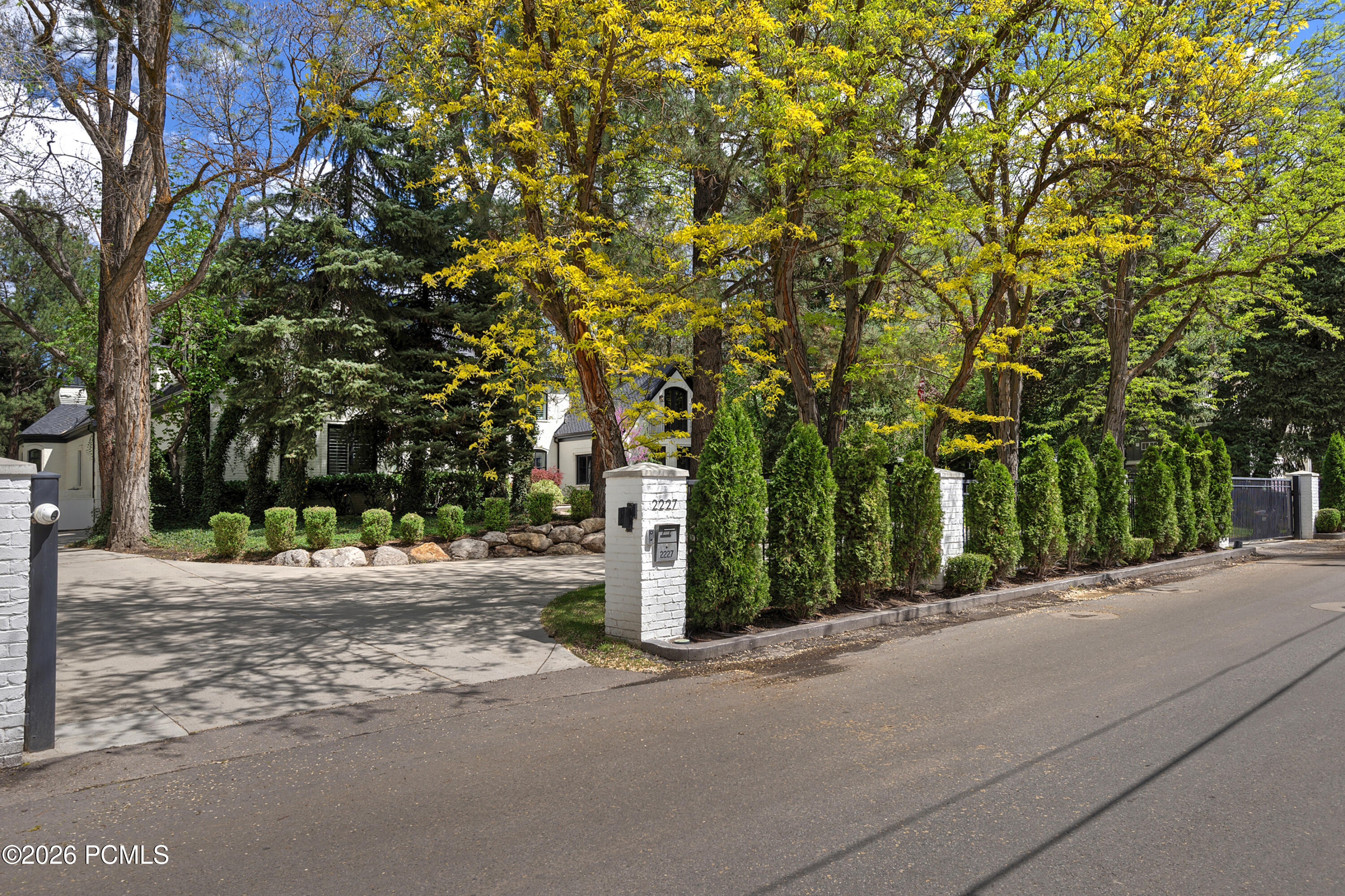2227 E 5340 South