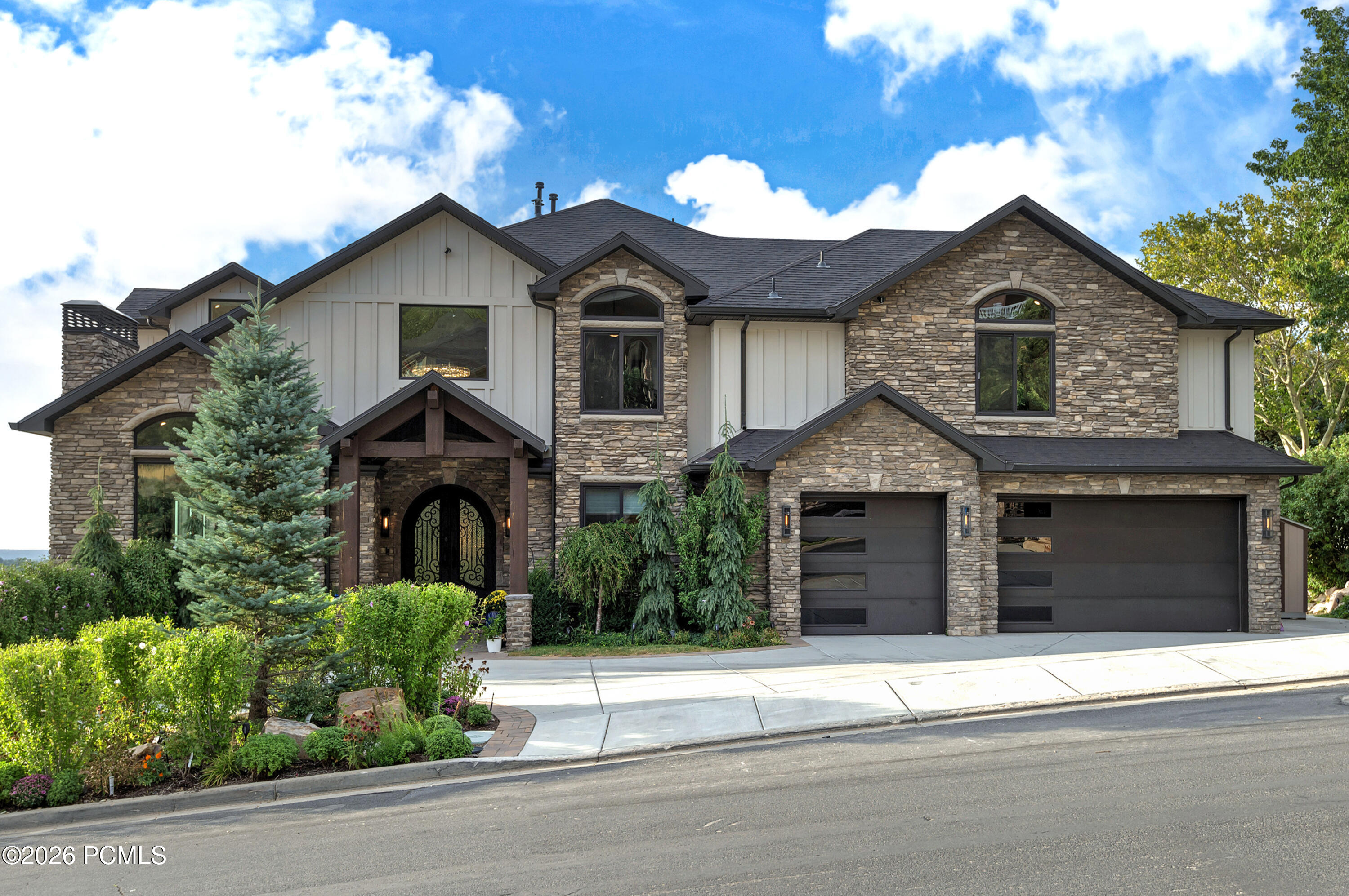 2373 E Bear Hills Circle