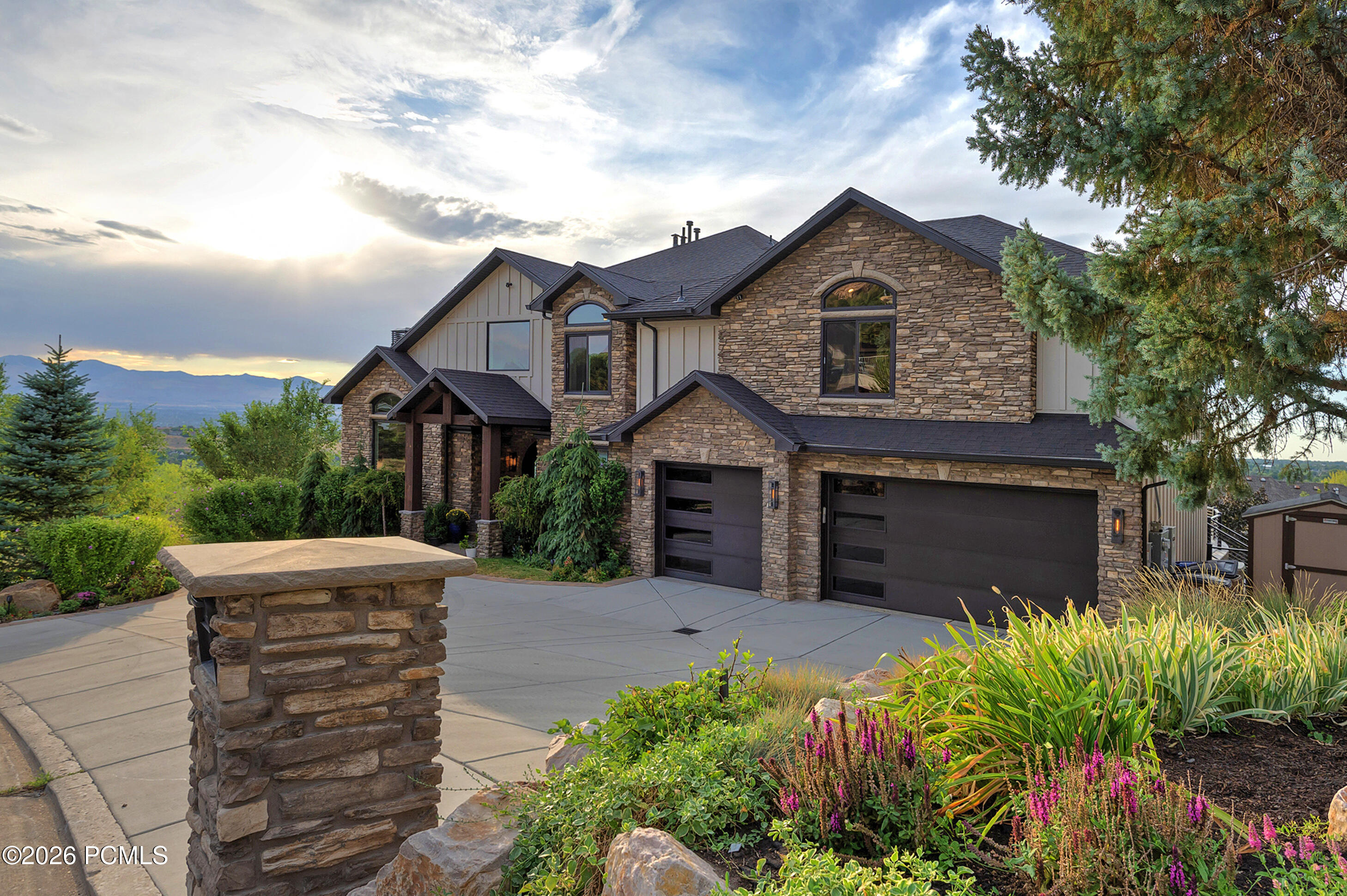 2373 E Bear Hills Circle
