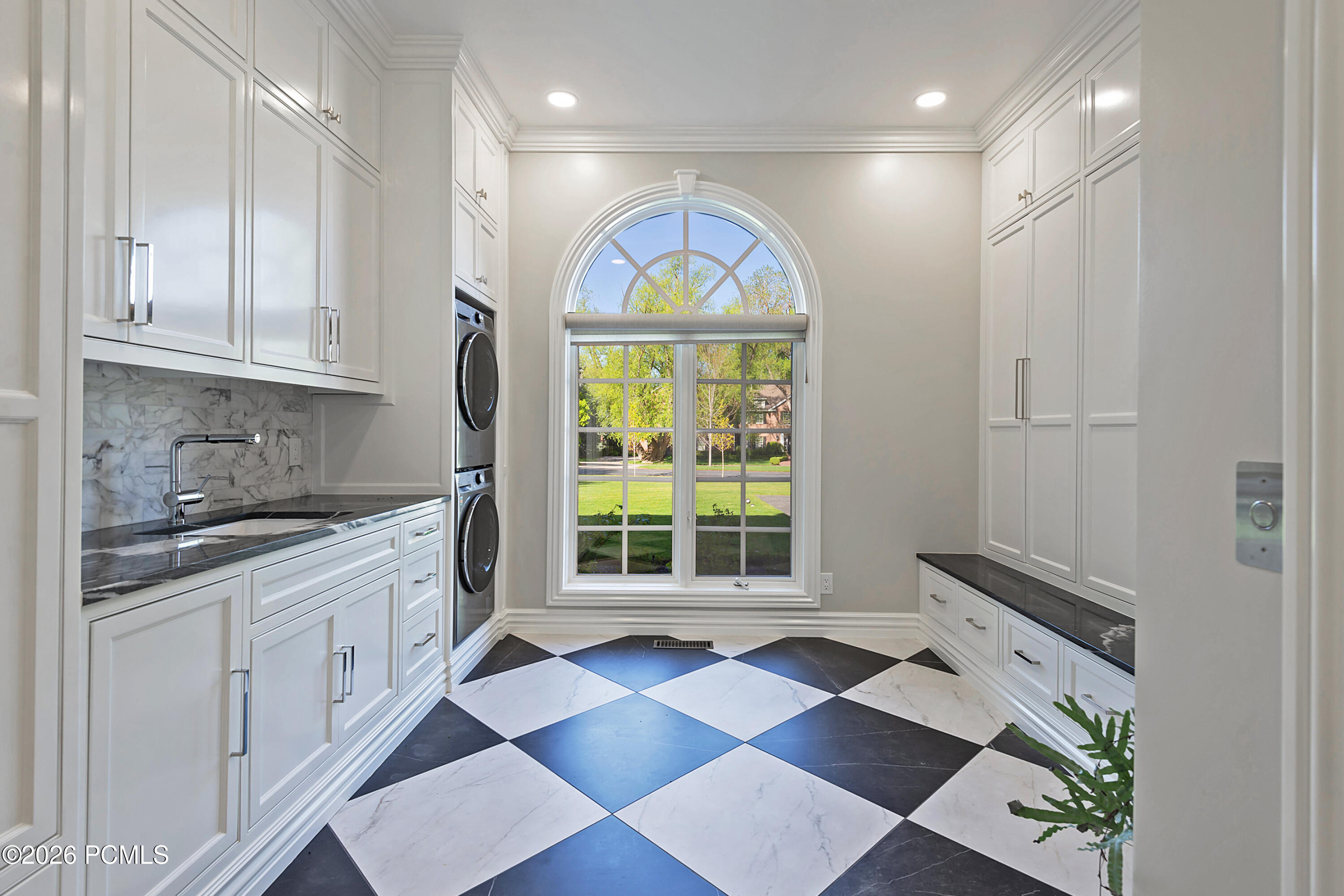 5543 Walker Woods Lane