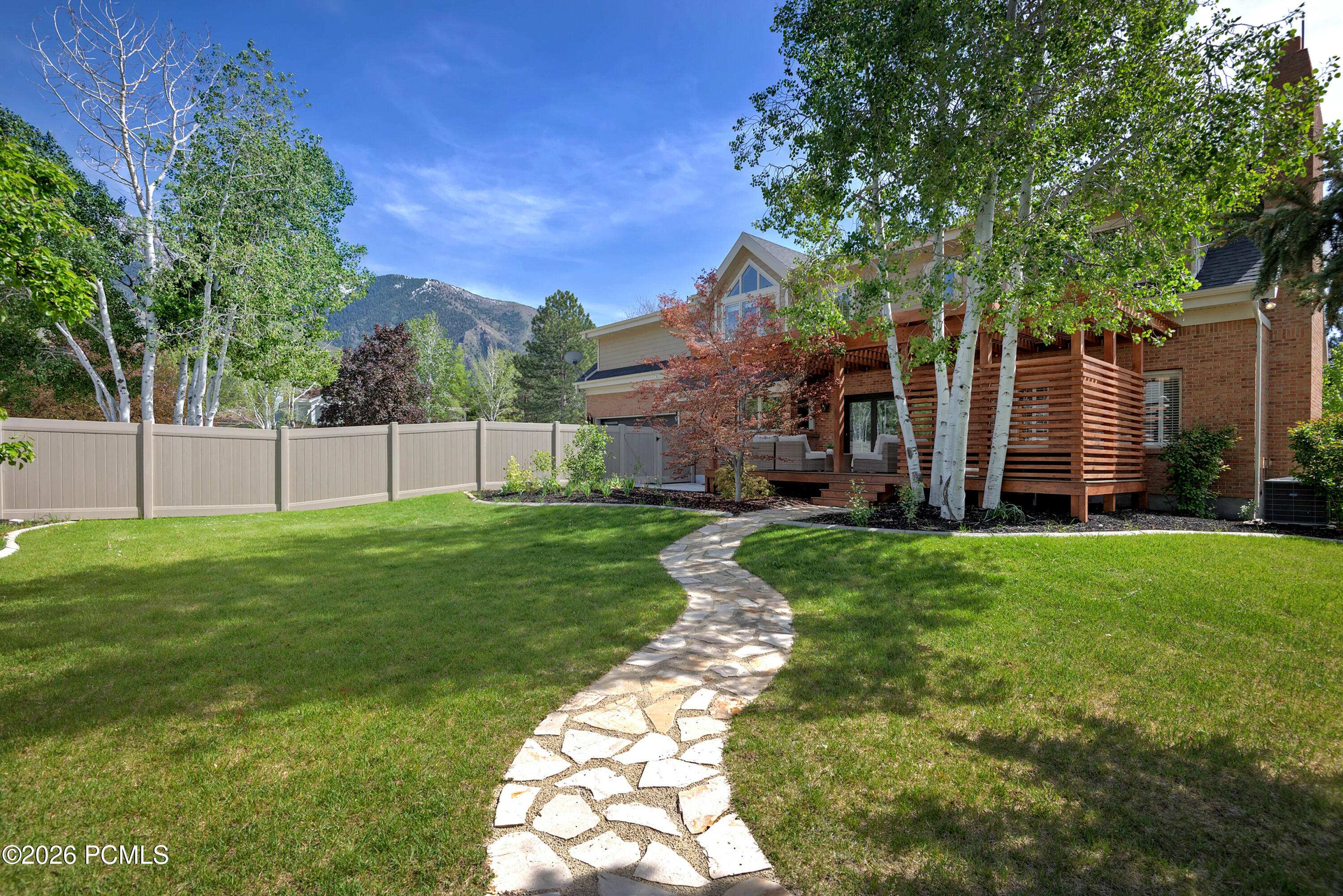 16 Gatehouse Lane