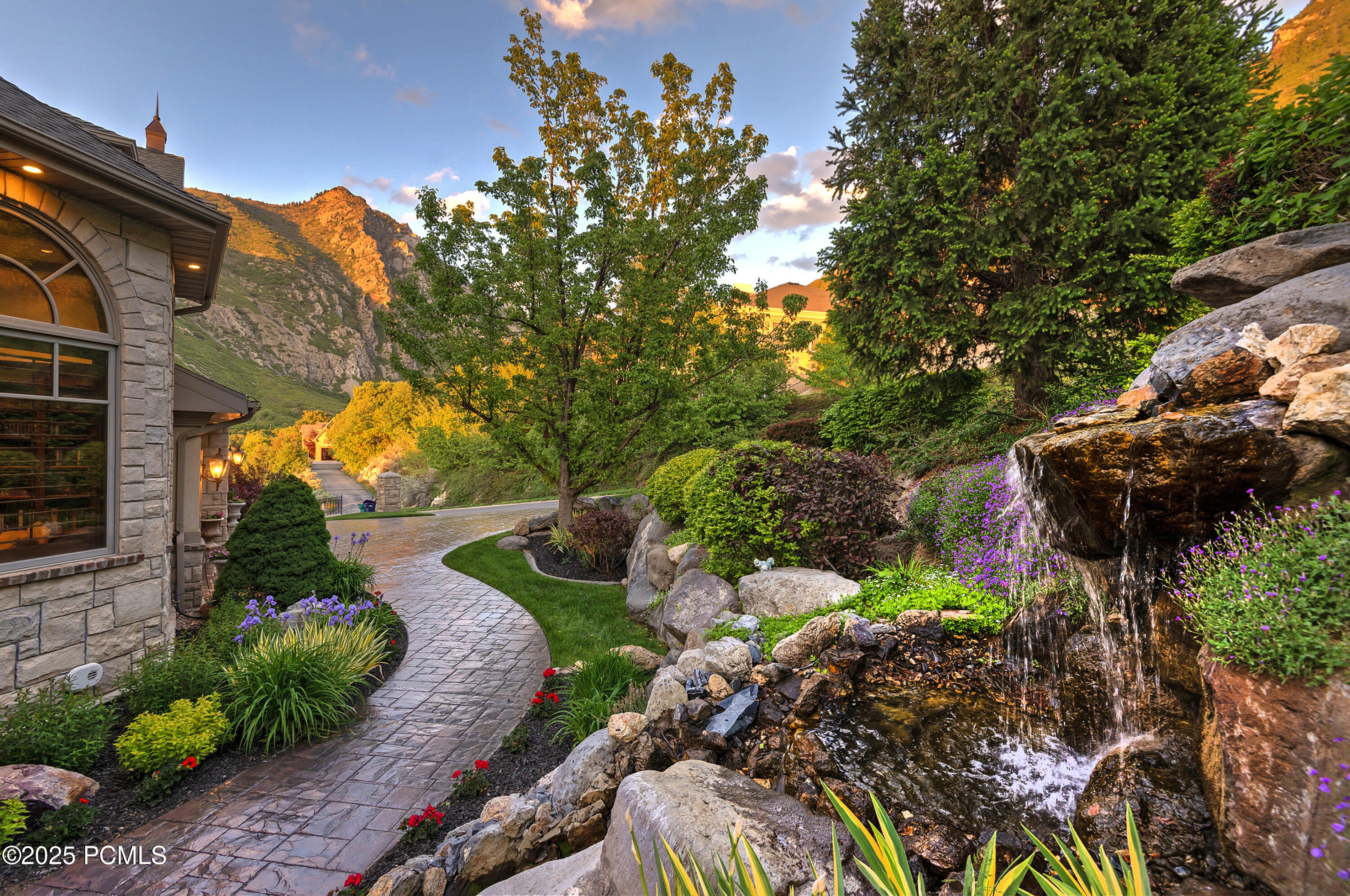 9862 S Granite Slope Drive