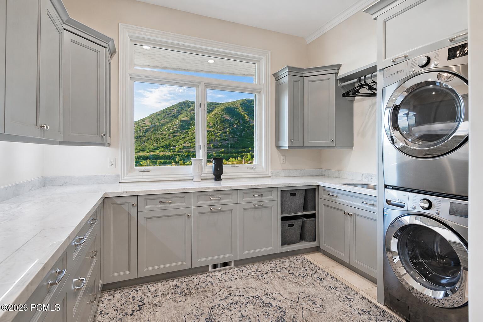 9862 S Granite Slope Drive