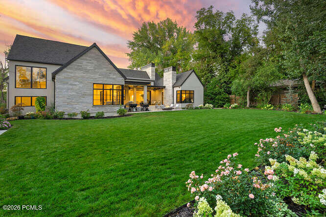 2138 E Pheasant Lane