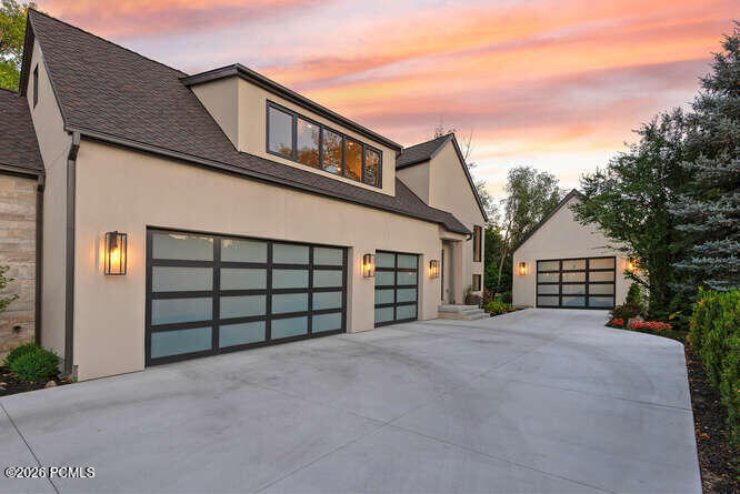 2138 E Pheasant Lane