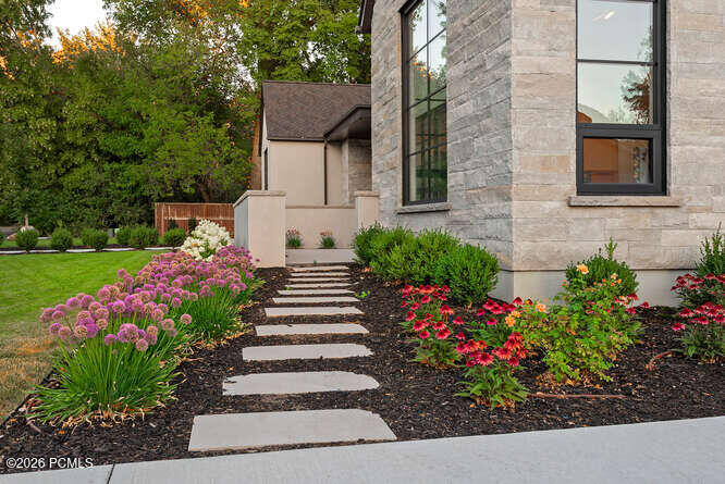 2138 E Pheasant Lane