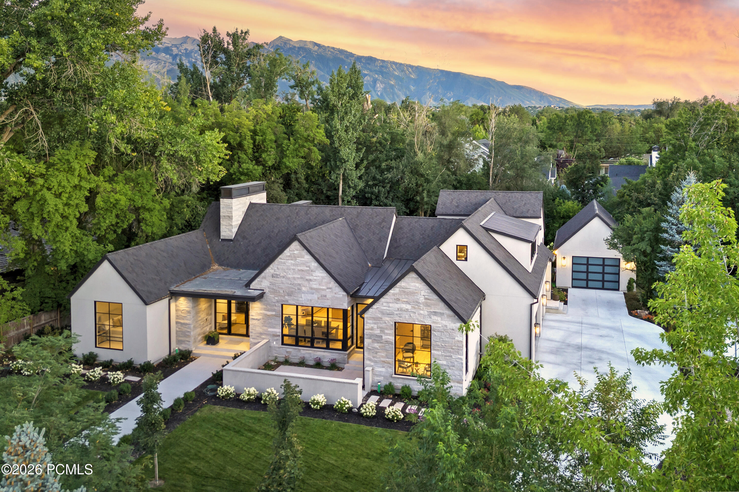 2138 E Pheasant Lane