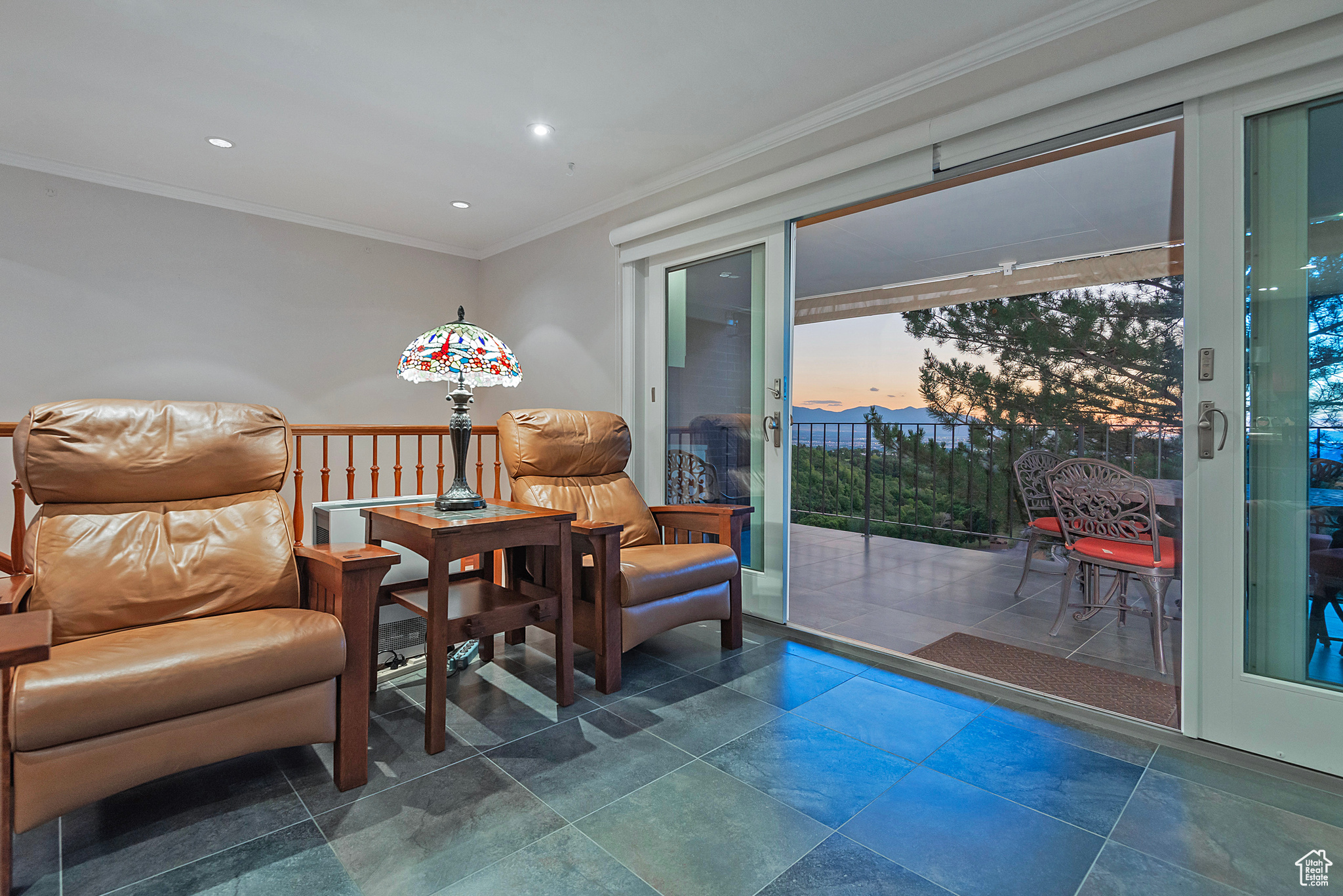 850 S DONNER WAY #102