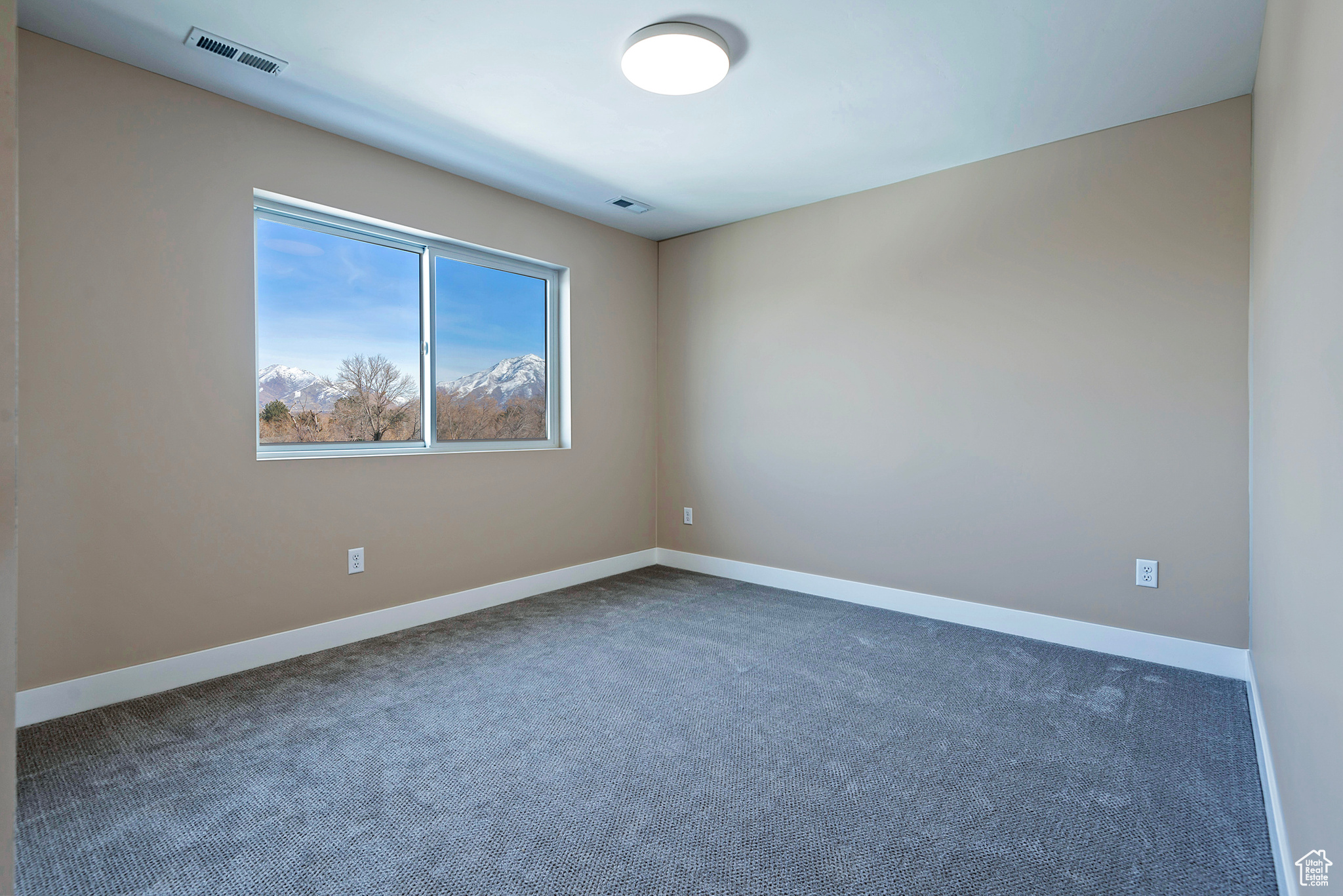 587 E MASH FARM CIR
