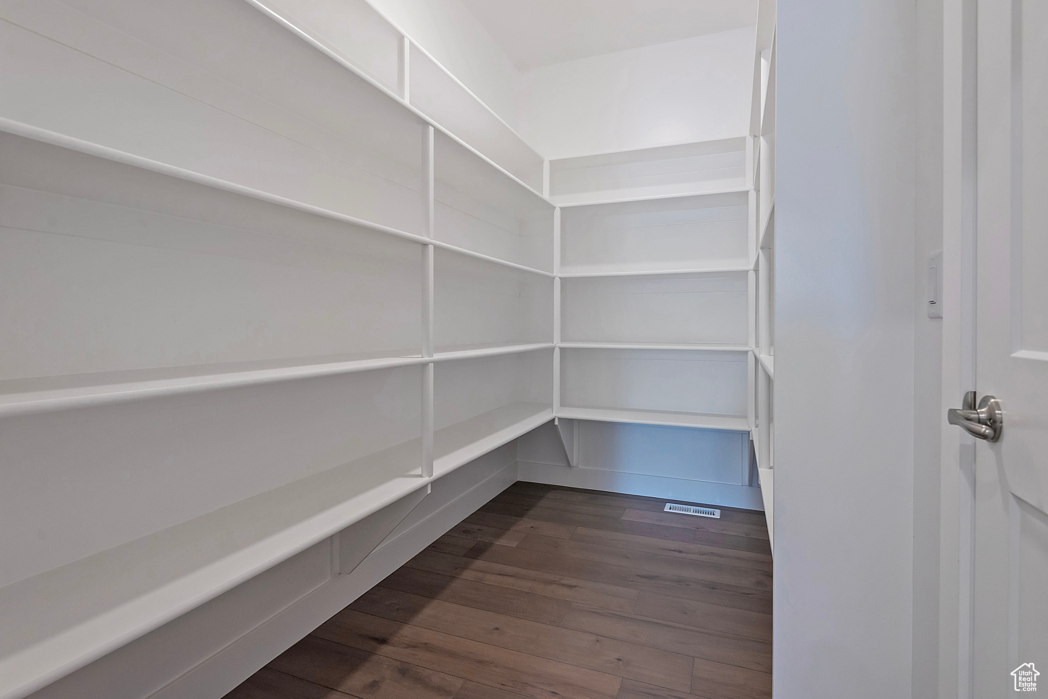 587 E MASH FARM CIR