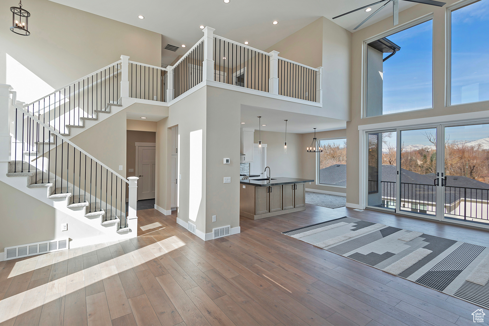587 E MASH FARM CIR