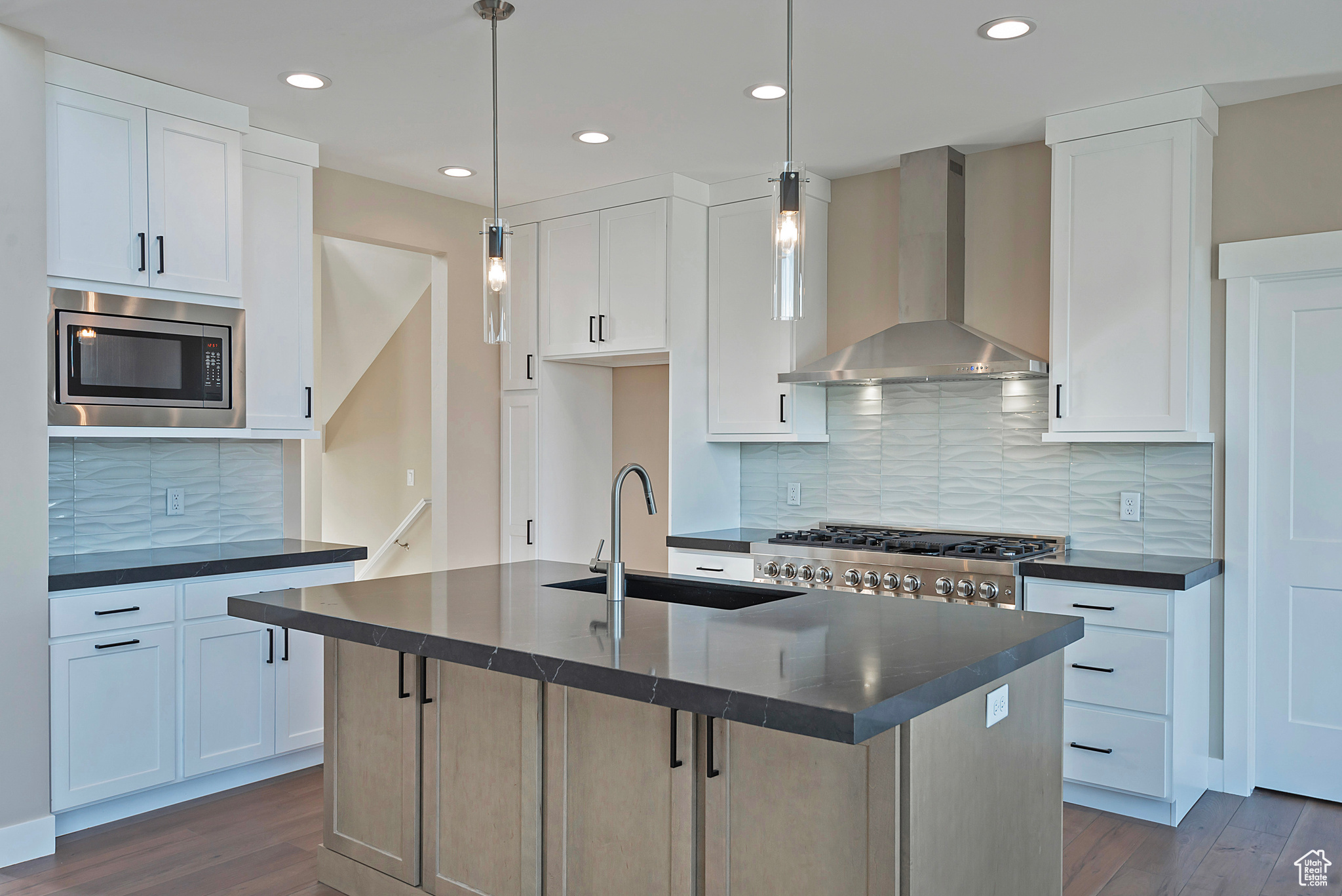 587 E MASH FARM CIR