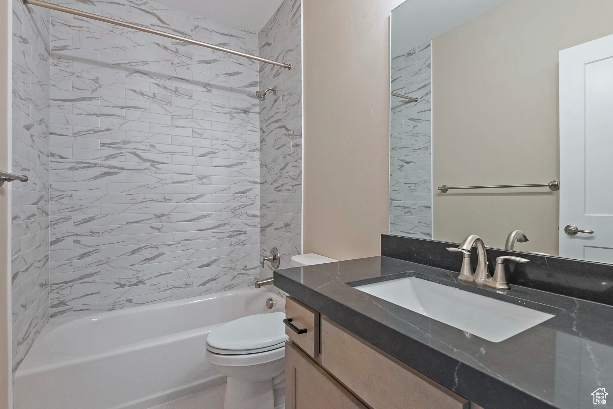 587 E MASH FARM CIR