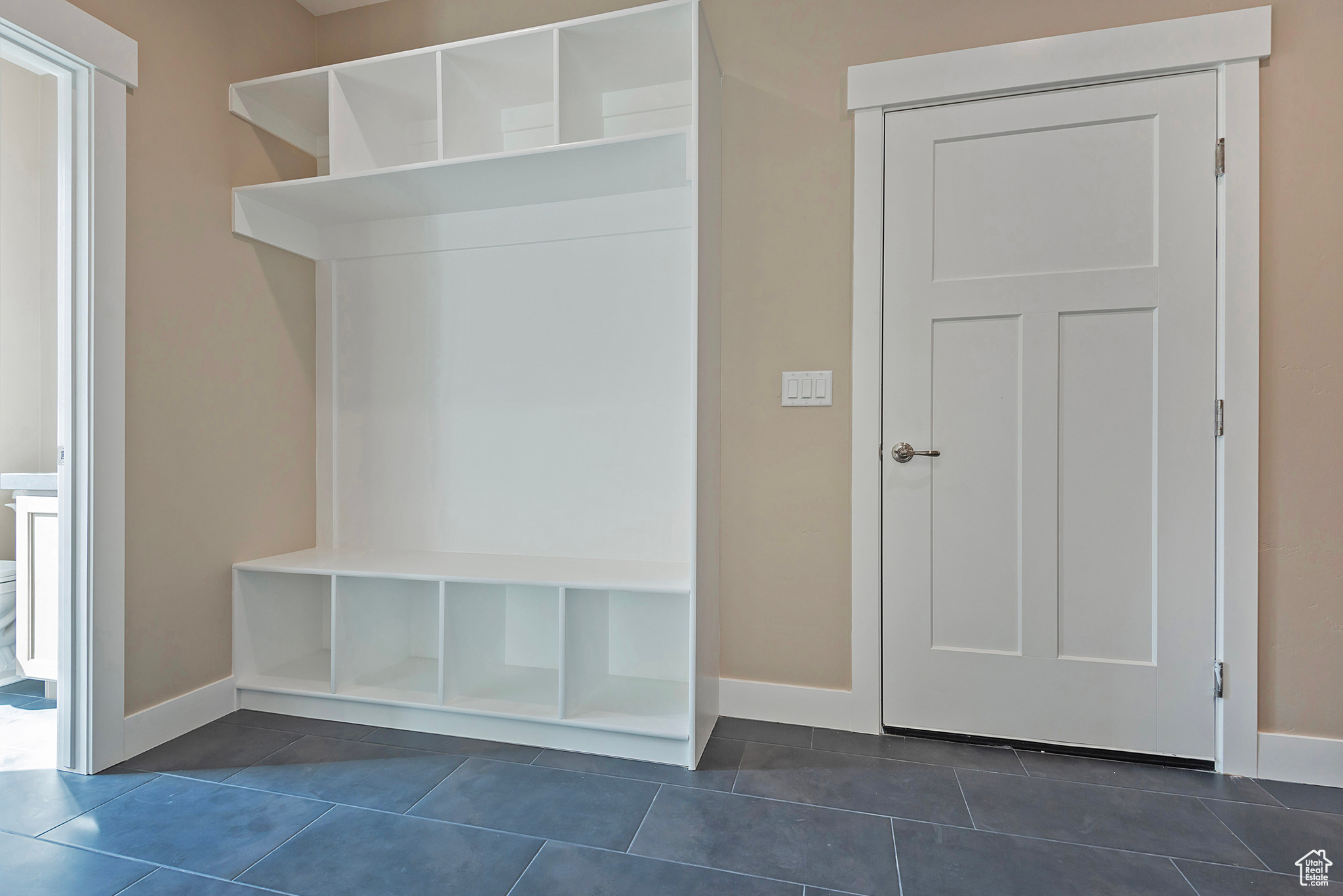 587 E MASH FARM CIR