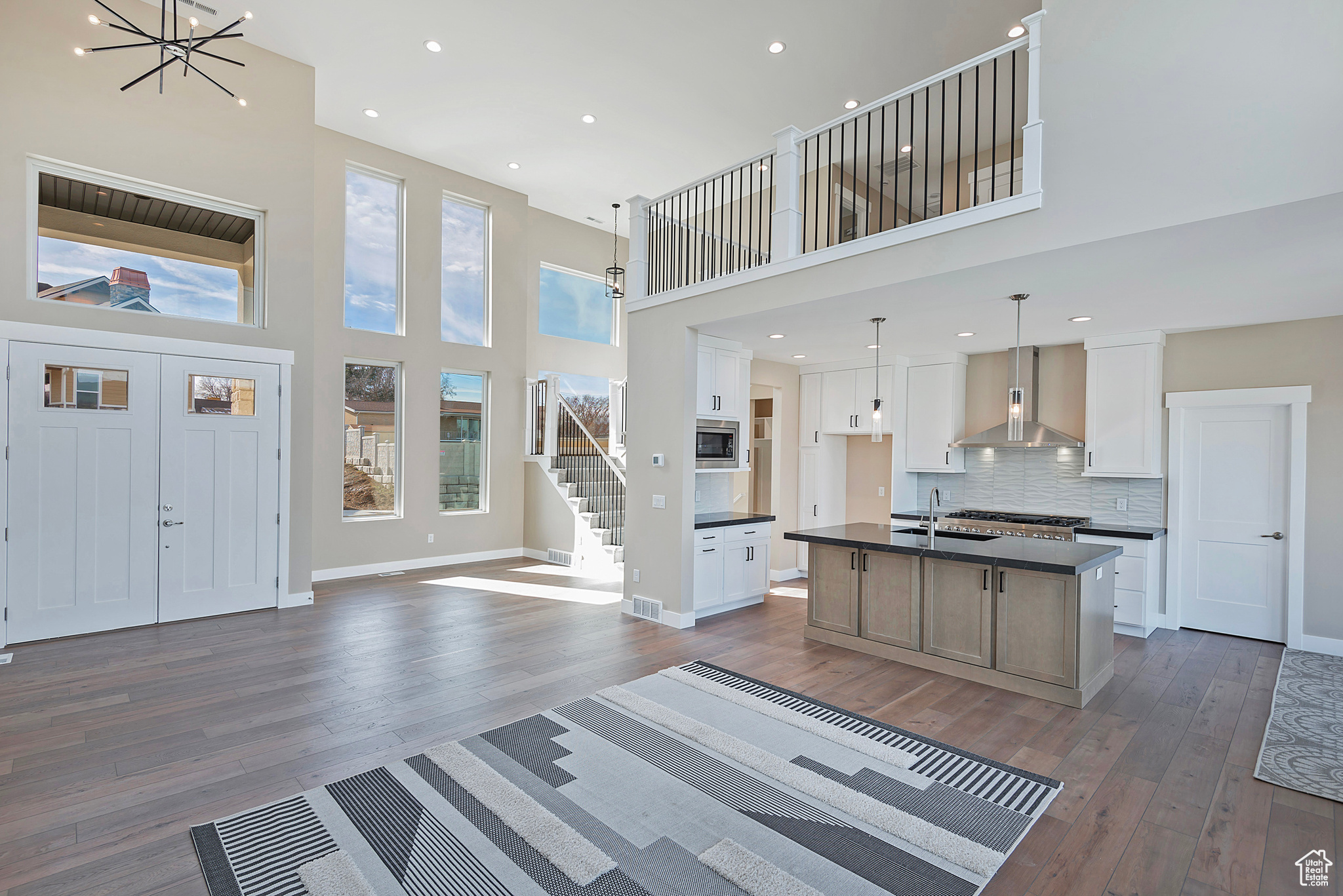 587 E MASH FARM CIR