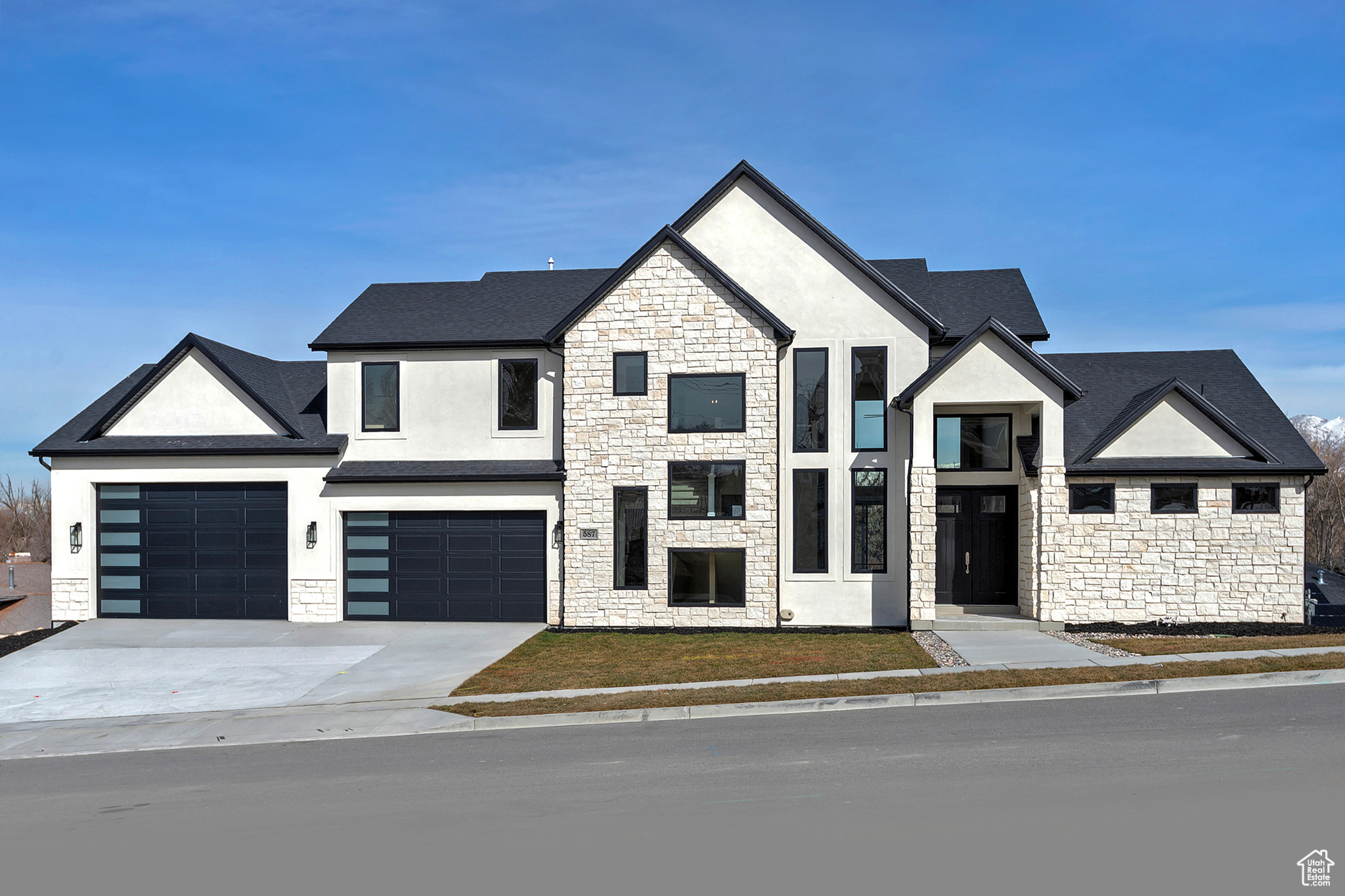 587 E MASH FARM CIR